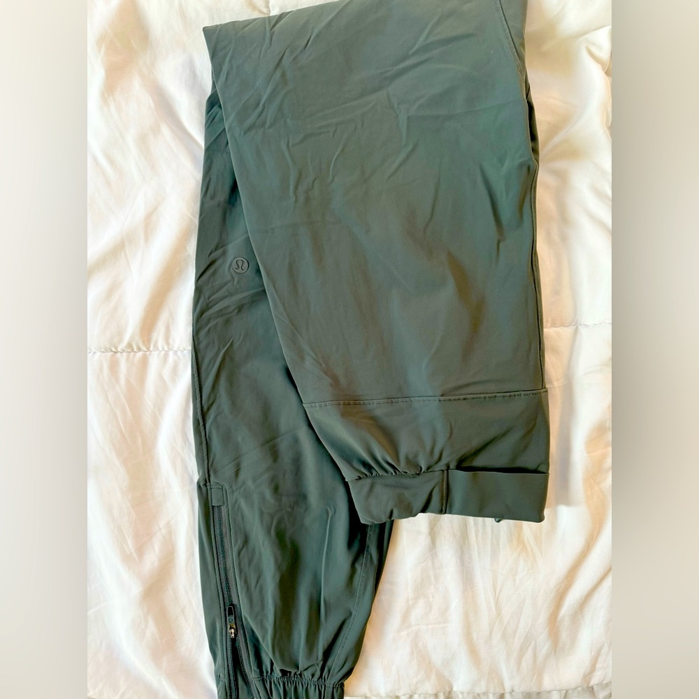 Lululemon Surge Joggers XS Green